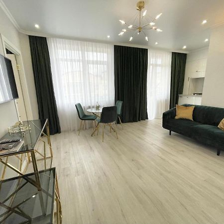 Luxury Emerald Apartments แอร์พิน ภายนอก รูปภาพ