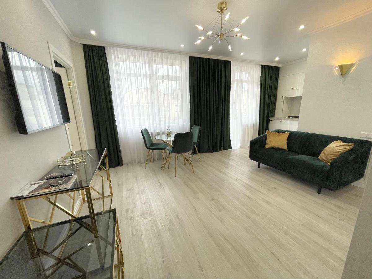 Luxury Emerald Apartments แอร์พิน ภายนอก รูปภาพ