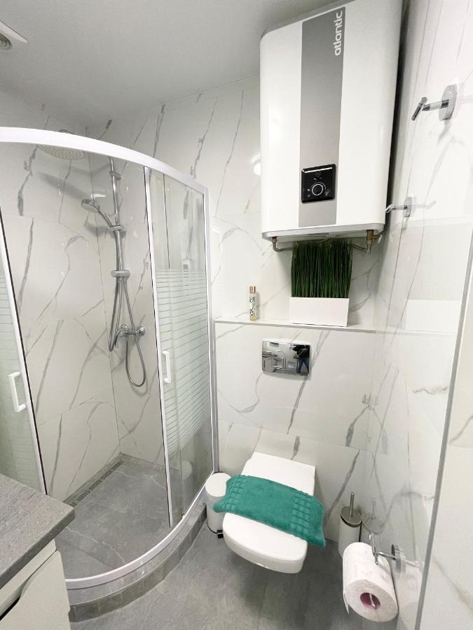 Luxury Emerald Apartments แอร์พิน ภายนอก รูปภาพ